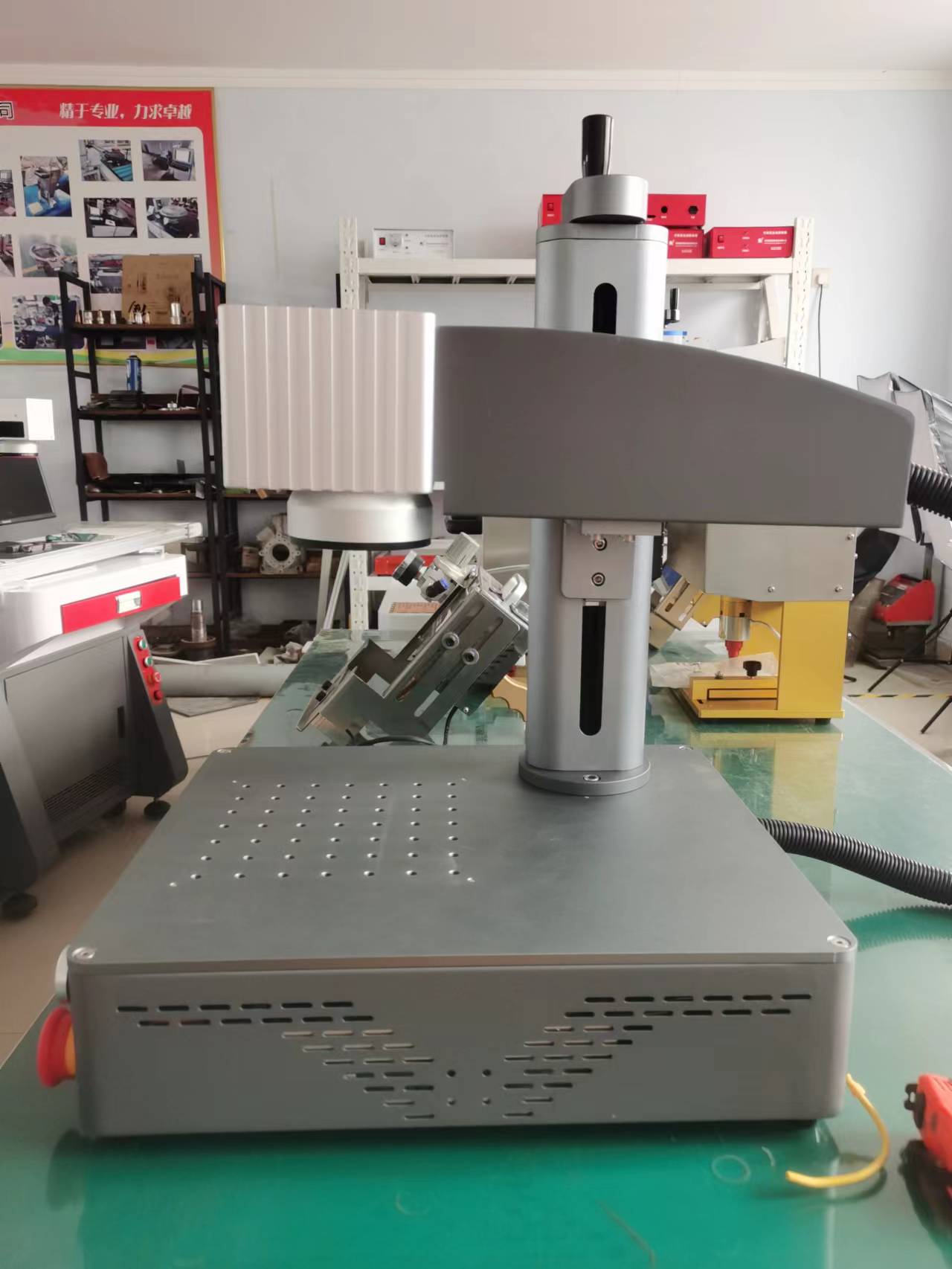 20w 30w  laser marking machine for metal nameplate